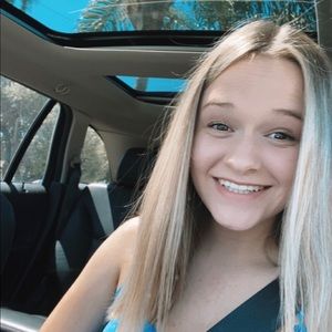 Meet your Posher, Chloe